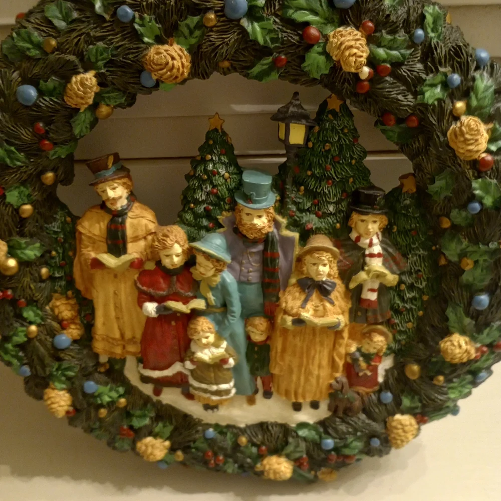 Vintage 3D Christmas Carolers wall hanging wreath